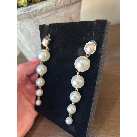 SHASHI Pearl Drop Earrings Gold & Pearl Womens Size OS - Picture 5 of 7